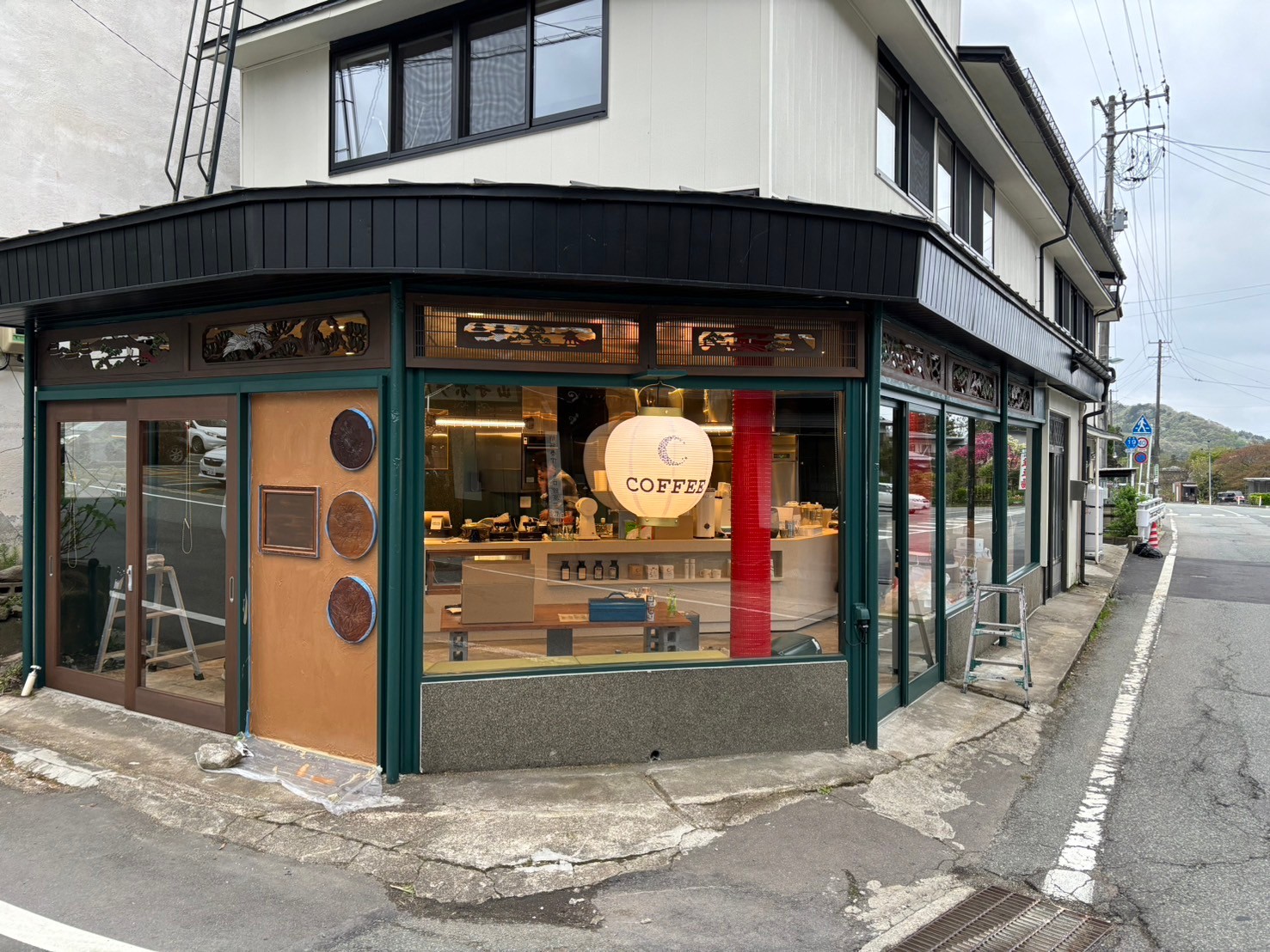 山形県山形市　TsukiCoffee様にてテナント塗装